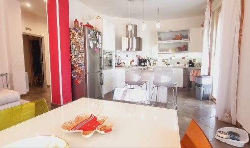 Foto Appartamento in Via GASPARRO 5, Milazzo Centro di 135 m² con 4 locali