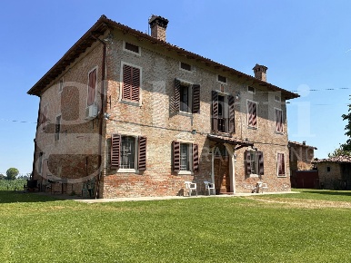 Foto Villa singola in Via Bisana Inferiore 19, Castello d'Argile di 300 m²