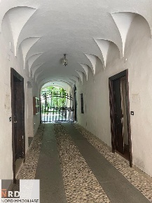 Foto Ufficio in Via Chiassi, Mantova Centro di 70 m² con 2 locali