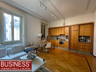 Foto Appartamento in via Giacomo Leopardi, Milano Vincenzo Monti di 100 m²