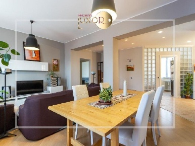 Foto Appartamento in Via Santa Luisa di Marillac, Merate Centro di 173 m²