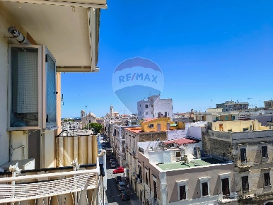 Foto Appartamento in Via Sant'Agostino, Trani di 126 m² con 3 locali