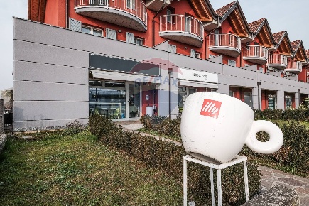 Foto Bar in via valtrighe, Terno d'Isola Centro di 35 m² con 1 locali
