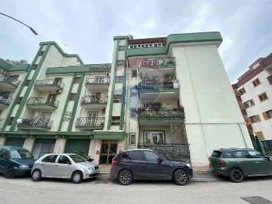 Foto Appartamento in Via Genova, Trani di 85 m² con 3 locali in vendita