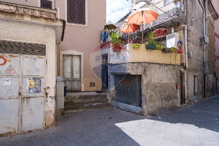 Foto Case semi ndipendenti in Via Cavallotti, Bronte di 48 m² con 3 locali