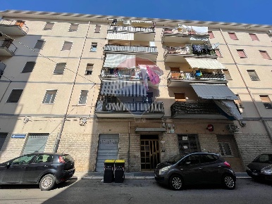 Foto Appartamento in Via Giuseppe Festa, Trani di 118 m² con 3 locali