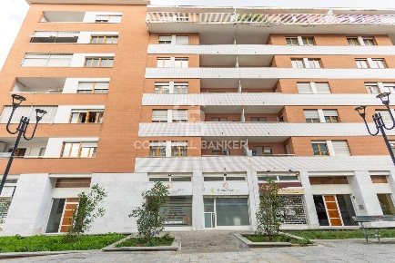 Foto Negozio in Via Issiglio, Torino San Paolo di 96 m² con 4 locali