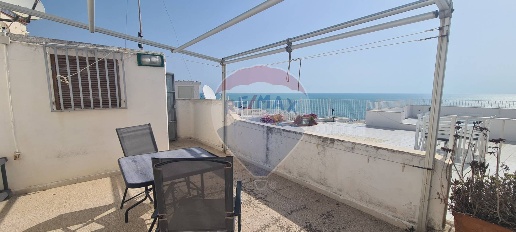 Foto Appartamento in Via San Giorgio, Vieste Centro di 71 m² con 2 locali
