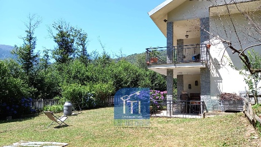 Foto Appartamento in Fraz. Navetta, Cuorgnè di 65 m² con 2 locali