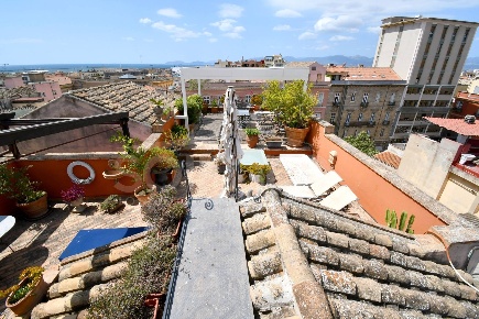 Foto Attico a Cagliari Stampace di 345 m² con 8 locali in vendita