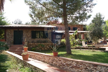 Foto Villa singola in pietre mole, Monreale di 316 m² con 11 locali