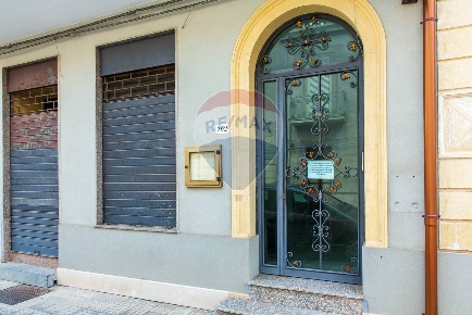 Foto Locale commerciale in Via Umberto I, Nizza di Sicilia Centro di 52 m²