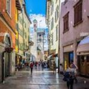 Foto Bar a Trento Centro Storico di 180 m² con 4 locali in affitto