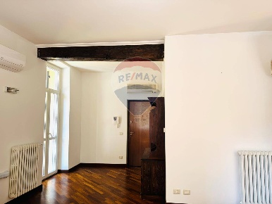 Foto Appartamento in VIA EMILIA, Tortona Centro di 108 m² con 3 locali