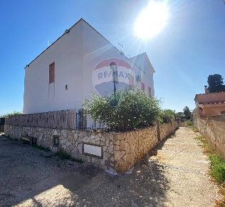Foto Casa indipendente in Via Glauco, Trapani Marausa Lido di 230 m²