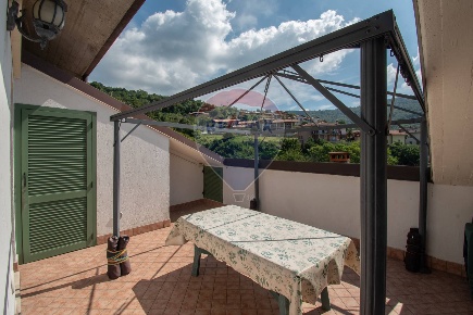 Foto Appartamento in Via Gazzane, Brione San Zenone di 83 m² con 3 locali