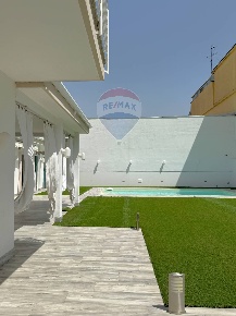 Foto Casa indipendente in via Paternum, Napoli Capodichino di 650 m²