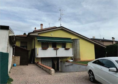 Foto Villa unifamiliare in Via Giacomo Matteotti, Bovolone Centro di 163 m²