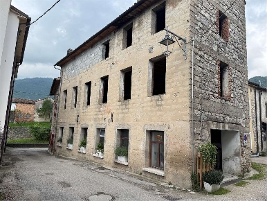 Foto Appartamento a Cison di Valmarino di 220 m² con 12 locali in vendita