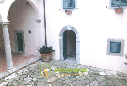 Foto Appartamento in Via Montefiano 5, Fiesole di 1700 m² con 45 locali