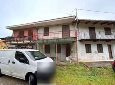 Foto Appartamento in Borgata Valore, Aramengo di 123 m² con 7 locali