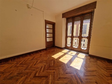 Foto Ufficio in piazza barbieri, Pinerolo Centro di 110 m² con 4 locali
