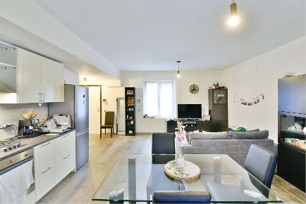 Foto Appartamento in via Rossini 35, Seregno Ospedale di 83 m² con 2 locali