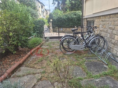 Foto Appartamento in Via F.da Montefeltro, Firenze Fortini di 65 m²