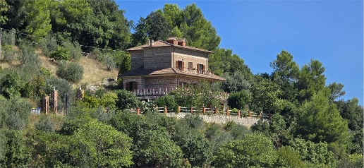 Foto Villa unifamiliare in Strada di San Mamiliano, Terni di 300 m²