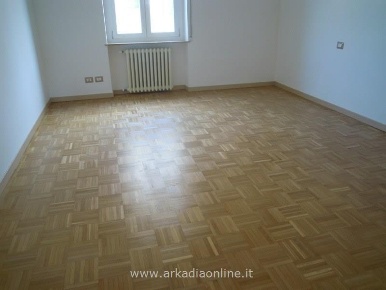 Foto Appartamento in Via Umberto Locati, Piacenza Infrangibile di 131 m²