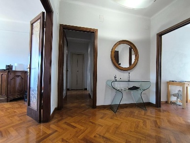 Foto Appartamento a Pisa Stazione Centrale di 130 m² con 5 locali