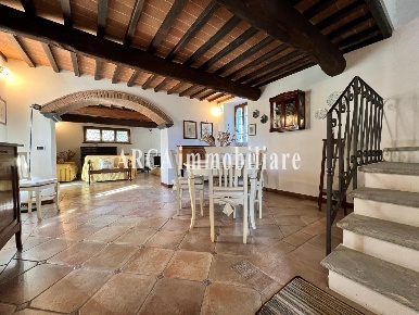 Foto Rustico a Seravezza Ripa Pozzi Querceta Ponterosso di 500 m²