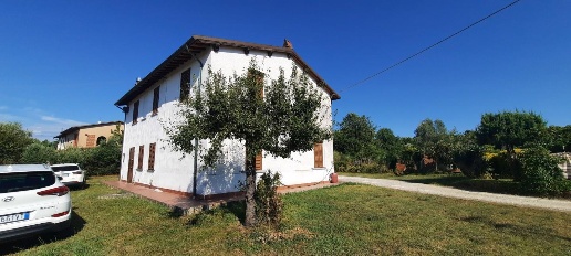 Foto Casa indipendente a Castelfranco di Sotto Galleno di 240 m² in vendita