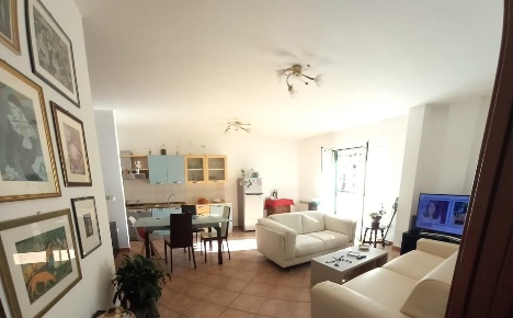 Foto Appartamento a Carrara Centro di 85 m² con 3 locali in vendita