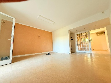 Foto Appartamento a Massa Marina di Massa Centro di 65 m² con 3 locali