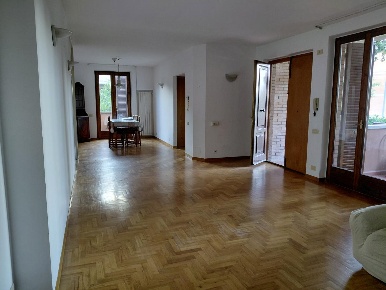 Foto Villa bifamiliare a Poggibonsi Staggia di 123 m² con 5 locali