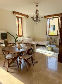 Foto Appartamento a Carrara Centro di 85 m² con 4 locali in affitto