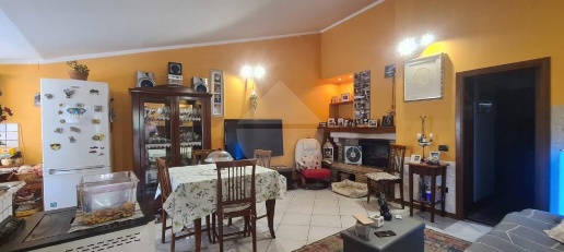 Foto Villa bifamiliare in Via Garibaldi, Bettona di 135 m² con 6 locali