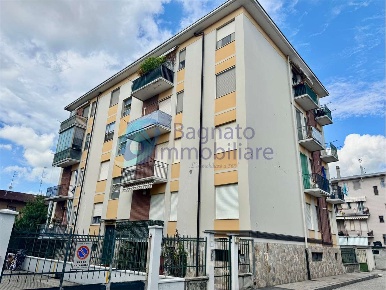 Foto Appartamento in Via Guglielmo Oberdan  7, Novara Santa Rita di 61 m²