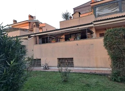 Foto Villa unifamiliare in Via Bernardino Alimena, Roma Romanina di 165 m²