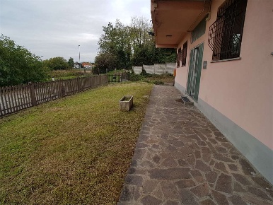 Foto Ufficio in Via Piave  12, Vertemate con Minoprio di 60 m² con 3 locali