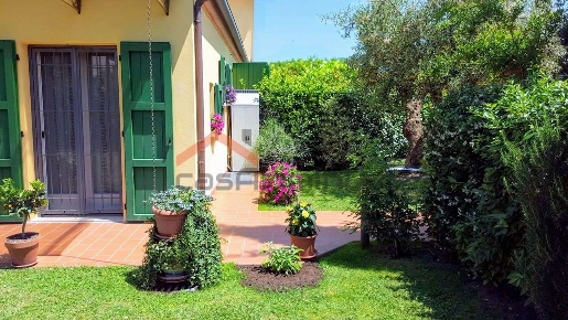 Foto Appartamento in VIA BIDENTE, Rimini Villaggio Primo Maggio di 186 m²