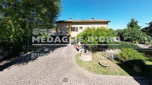 Foto Appartamento in Strada Grande 140, Modena San Damaso di 274 m²