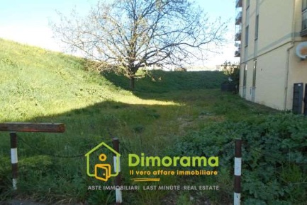 Foto Box in Via Elsa 2, Campi Bisenzio Centro di 345 m² con 24 locali