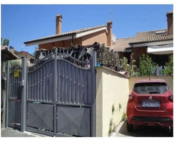 Foto Appartamento in Via Caiolo 204D, Roma Dragona di 75 m² con 4 locali