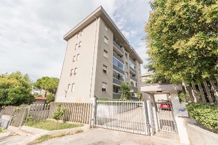 Foto Appartamento a Pescara di 114 m² con 6 locali in vendita
