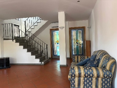 Foto Casa indipendente a Firenze Fortini di 200 m² con 8 locali in vendita