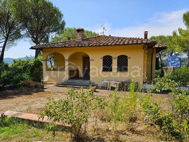 Foto Villa unifamiliare a Barberino di Mugello di 300 m² in vendita