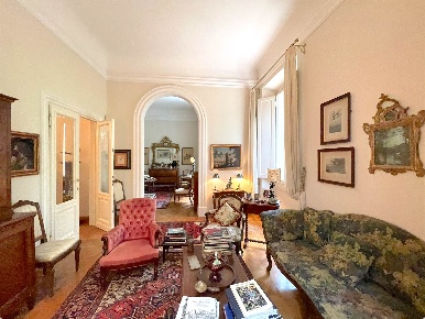 Foto Appartamento in viale Michelangelo, Firenze di 150 m² con 7 locali