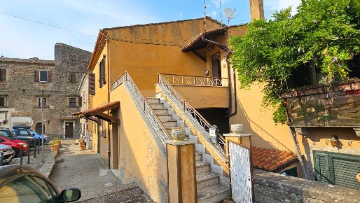 Foto Appartamento in Via Umberto I, Soriano nel Cimino Chia di 78 m²